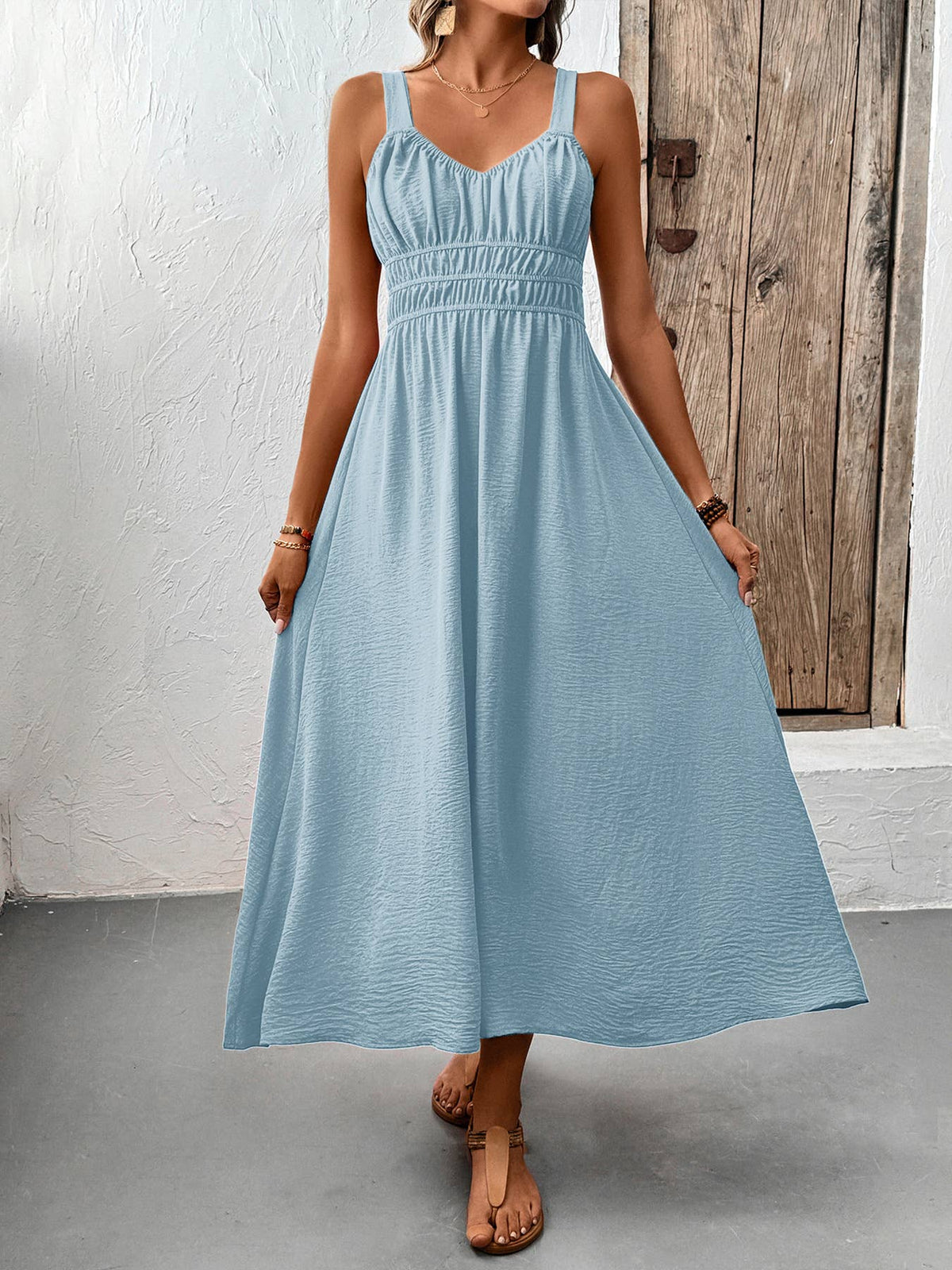 Sleeveless Ruched Bust Maxi Dress with Smocked Waist: Blue
